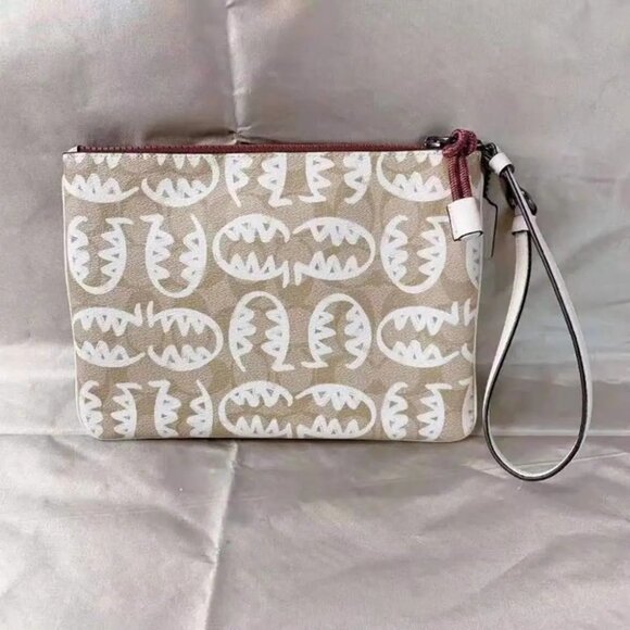 Coach 2656 Vale Gallery Pouch In Signature Canvas In Light Khaki/Chalk Multi - Picture 1 of 5